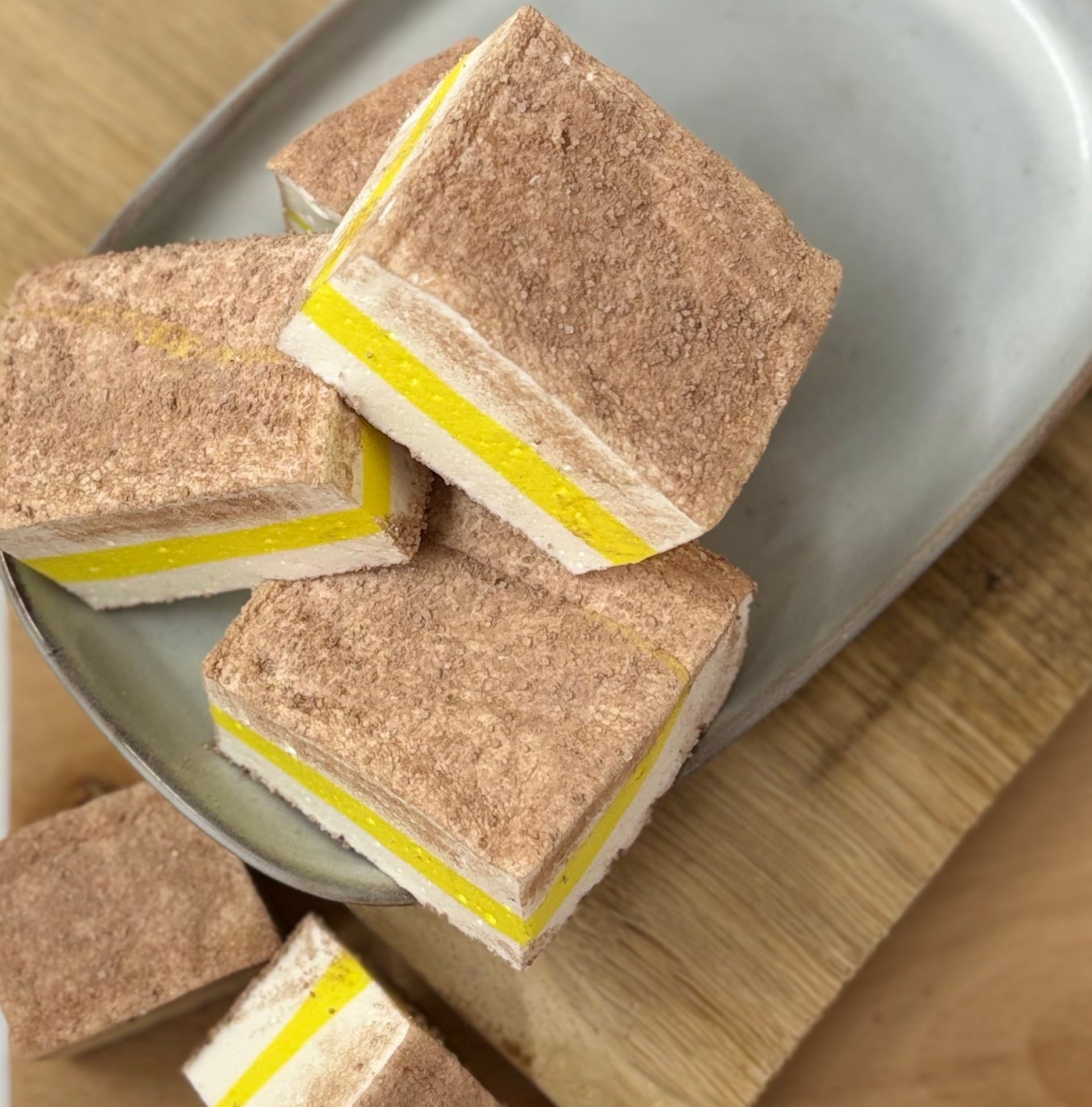 Cream egg marshmallow gift can