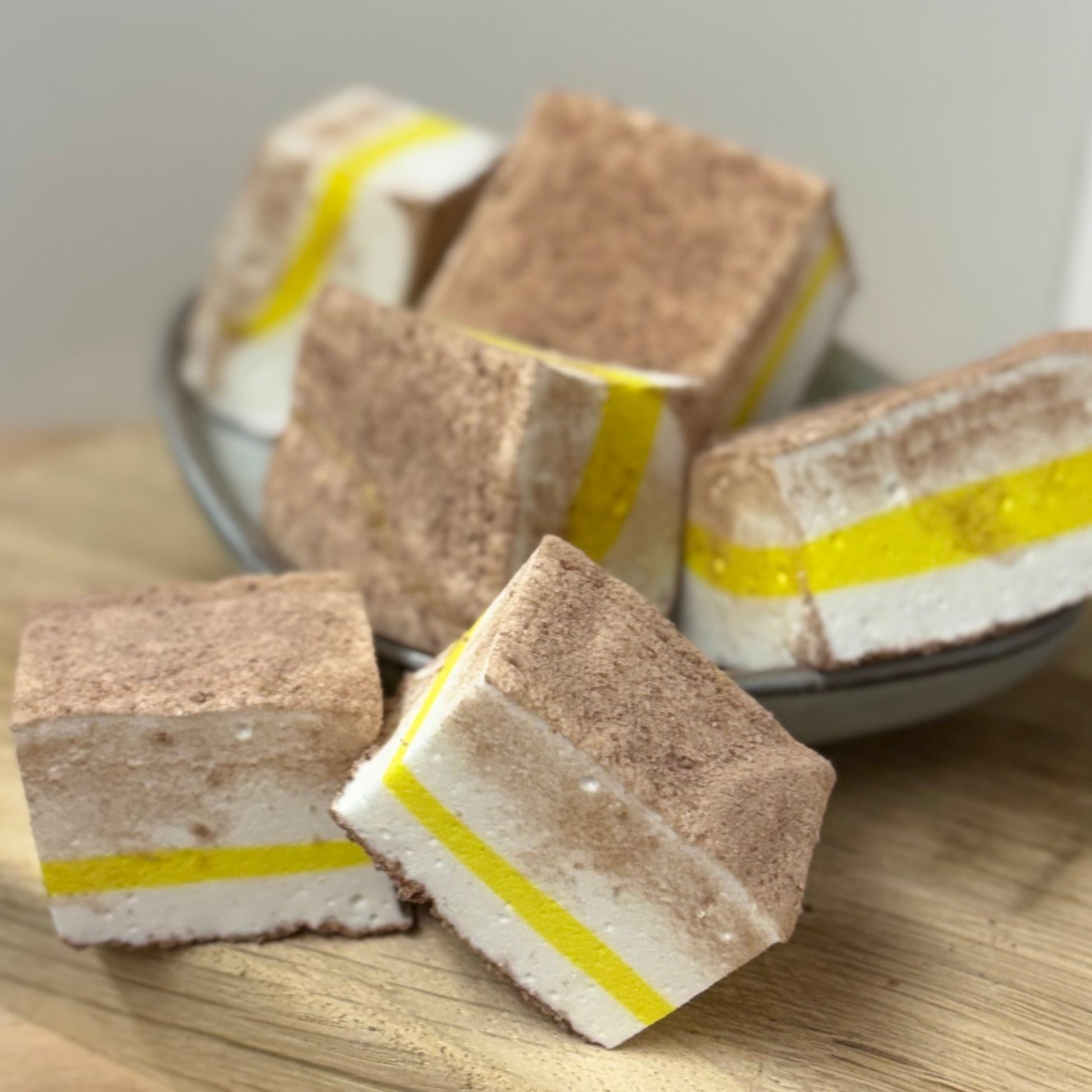 Cream egg marshmallow gift can